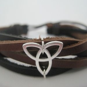 Handmade SilverTriqueta Leather Bracelet